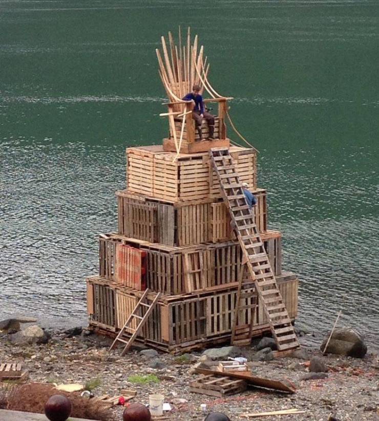 cool meme - wooden throne