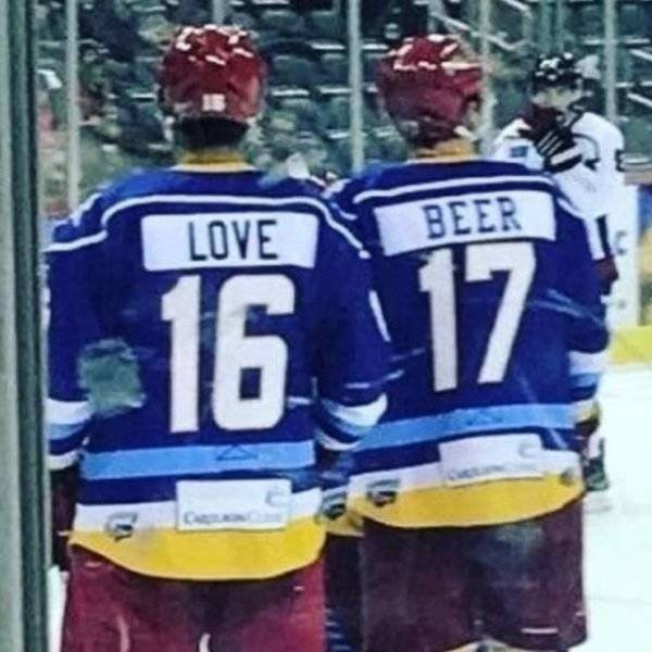 college ice hockey - Love Beer 16. 17
