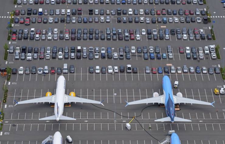 fun photo boeing 737 max parking lot