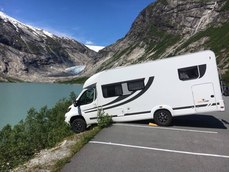 fun photo nigardsbreen glacier