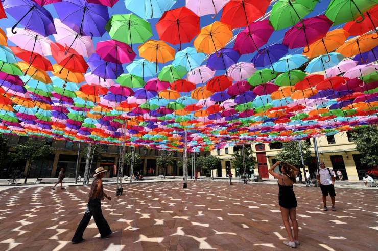 fun photo umbrella sky project aix en provence -