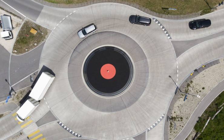 record player roundabout switzerland