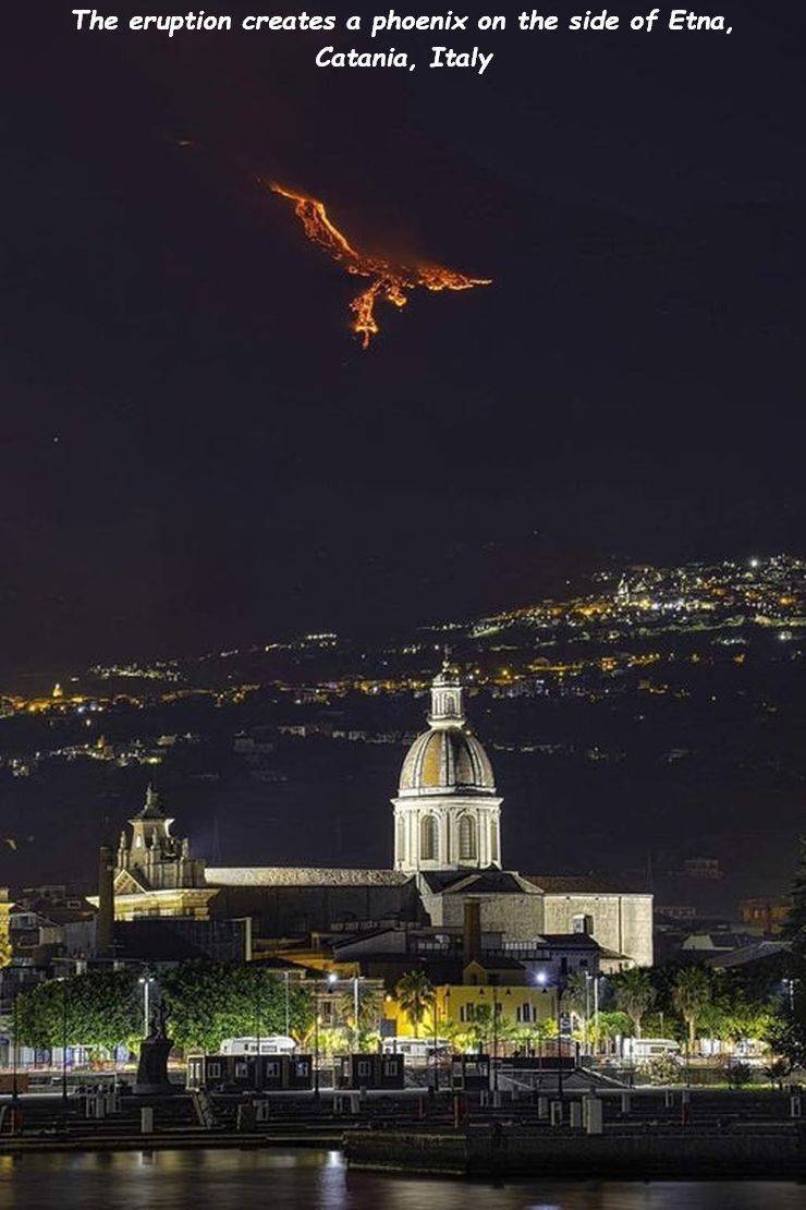 etna phoenix - The eruption creates a phoenix on the side of Etna, Catania, Italy 92