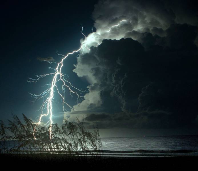 jacksonville beach lightning