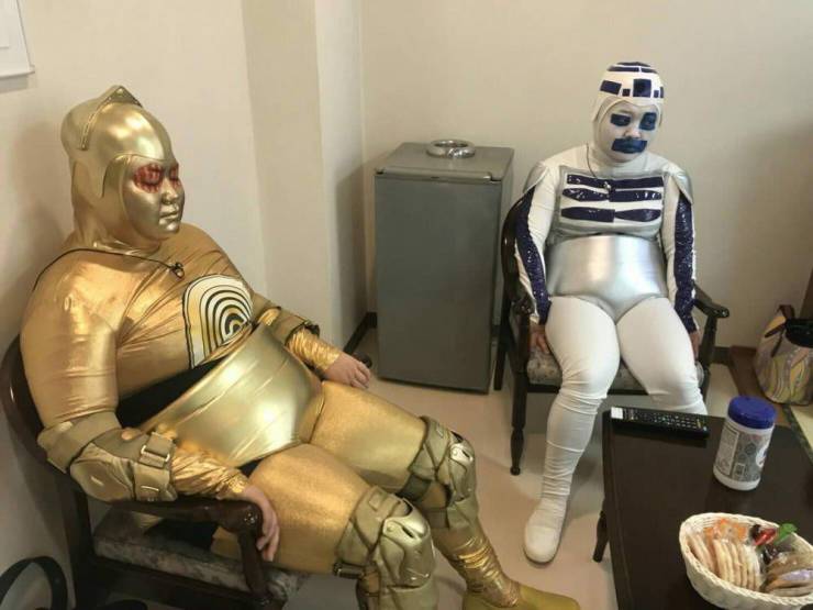 c3p0 and r2d2 cosplay