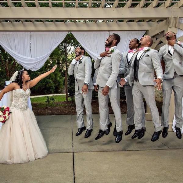 wedding photo force choke - In