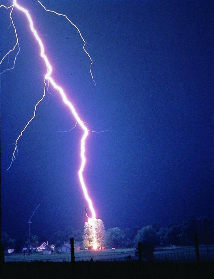 different types of lightning
