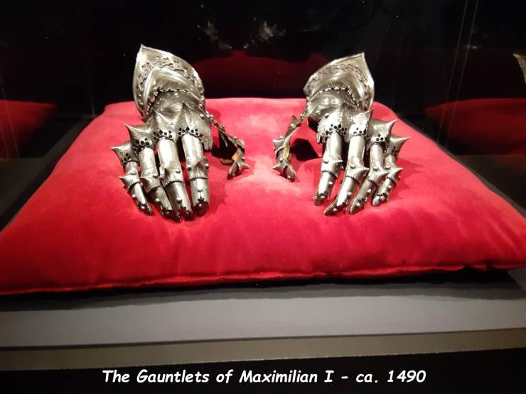 jewellery - The Gauntlets of Maximilian I ca. 1490
