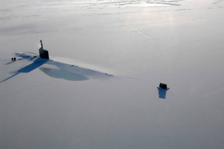 submarine in ice