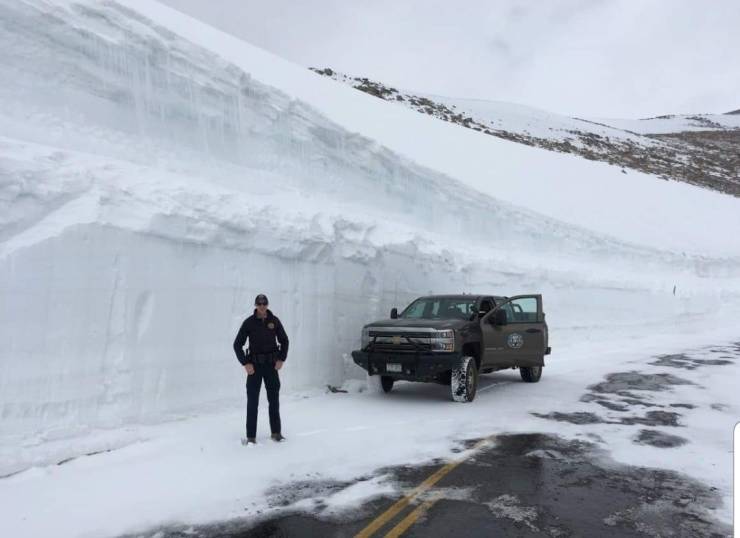 mount evans snow road