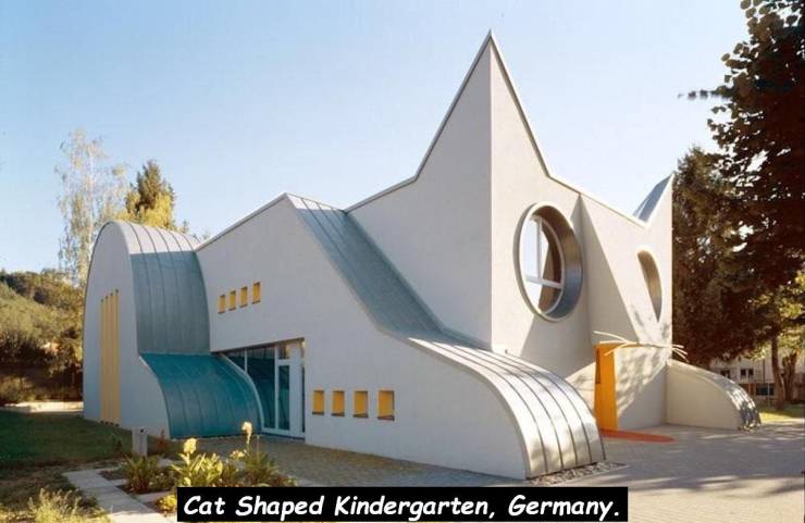 kindergarten wolfartsweier - Cat Shaped Kindergarten, Germany.