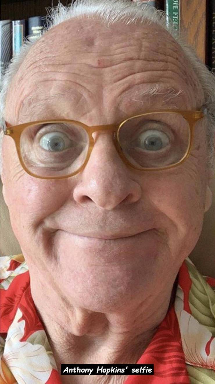 glasses - He Ita Anthony Hopkins' selfie