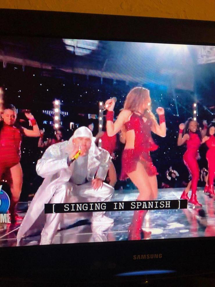 performance - Singing In Spanish Samsung