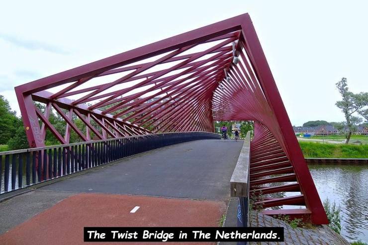 twist bridge - The Twist Bridge in The Netherlands.