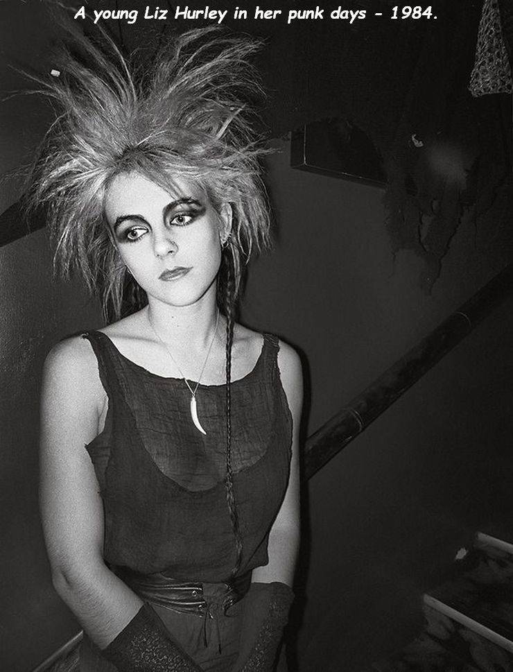young liz hurley - A young Liz Hurley in her punk days 1984.