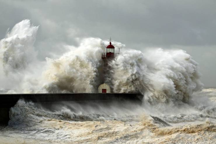 lighthouse waves