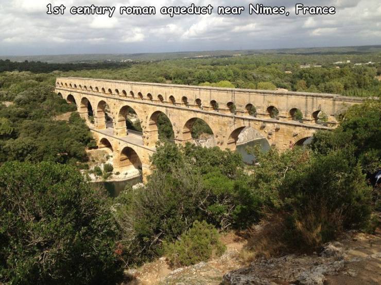 pont du gard - 1st century roman aqueduct near Nimes, France