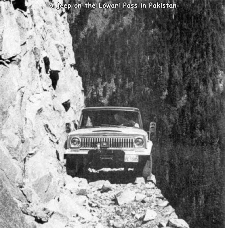 black bear pass jeep - A jeep on the Lowari Pass in Pakistan