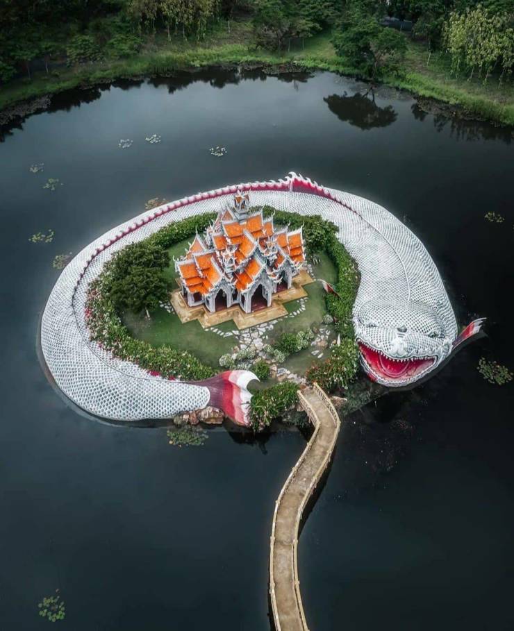 sumeru mountain palace in thailand