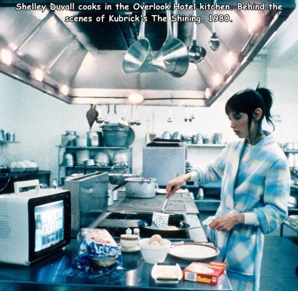 shelley duvall cooking - Shelley Duvall cooks in the Overlook Hotel kitchen. Behind the scenes of Kubrick's The Shining. 1980. Butter
