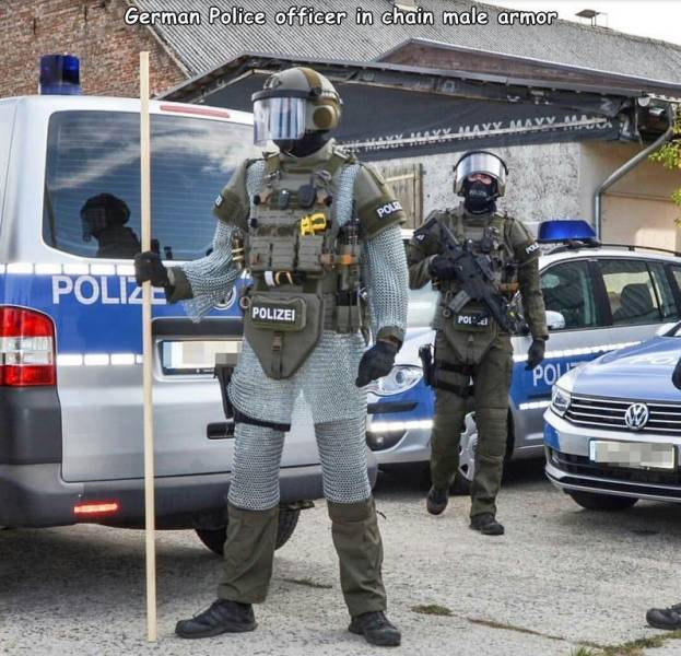 sek chain mail - German Police officer in chain male armor Mavy Pole Polize Polizei Poi Pol
