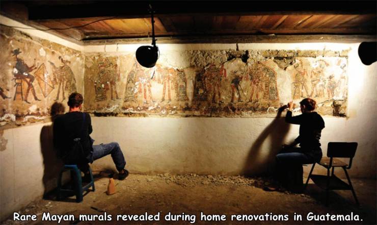 chajul house painting - Rare Mayan murals revealed during home renovations in Guatemala.