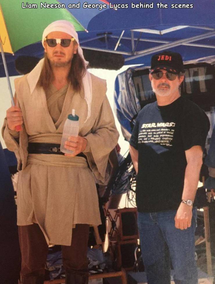 funny pics -liam neeson behind the scenes star wars - Liam Neeson and George Lucas behind the scenes Jedi An En .Ad Movie wy wat Star Wars