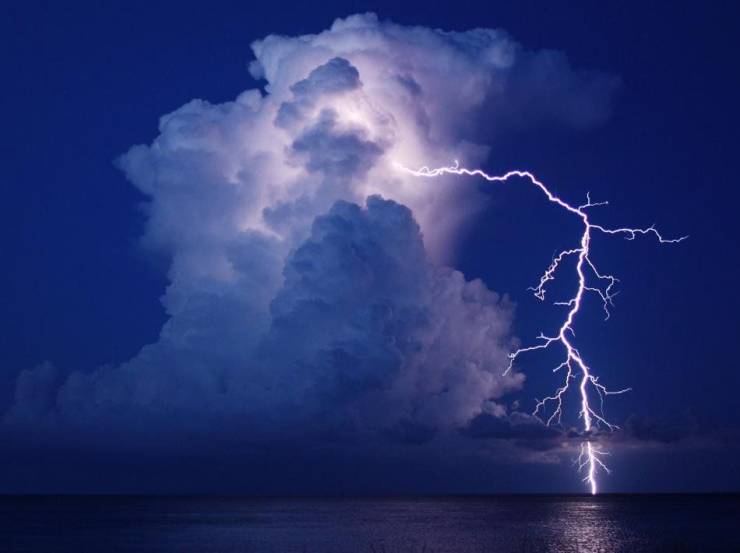 cool pics - cloud lightning