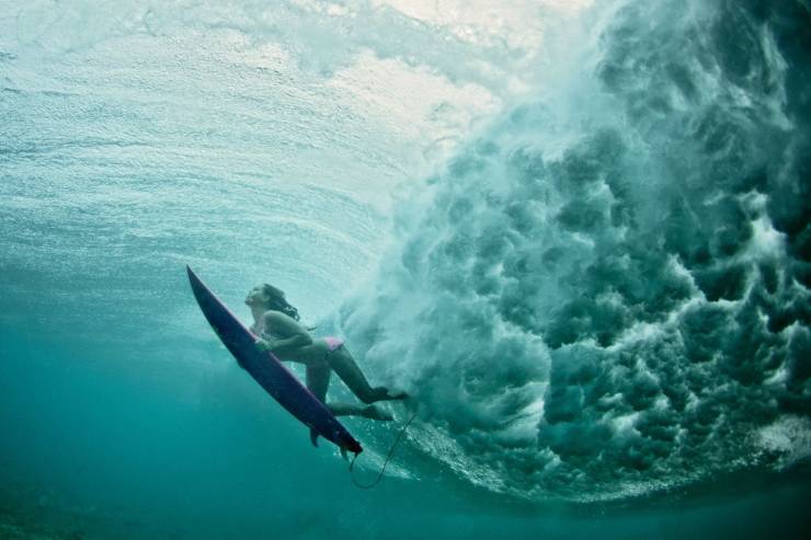 cool pics - surfer under wave