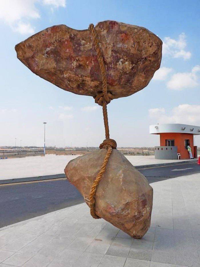 rock sculpture at cairo airport