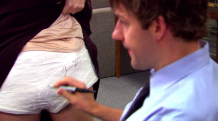 jim signs meredith's cast