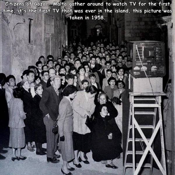 old gozo - Citizens of Gozo Malta gather around to watch Tv for the first time, it's the first Tv that was ever in the island, this picture was taken in 1958. 1000 A