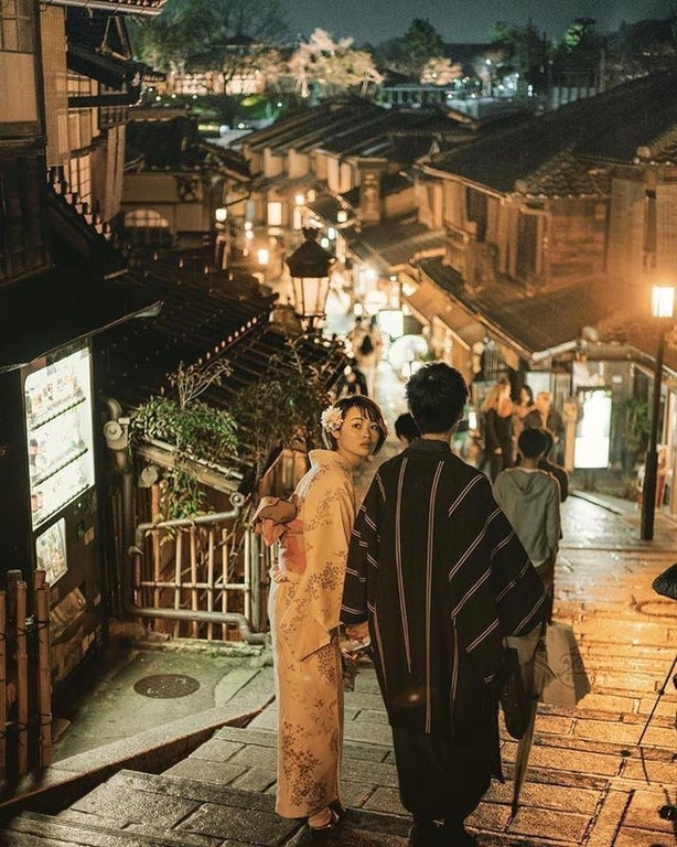 random pics - kyoto japan at night