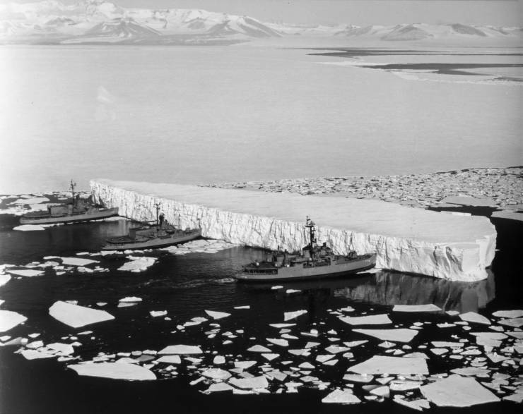 cool pics - navy ships pushing an iceberg -