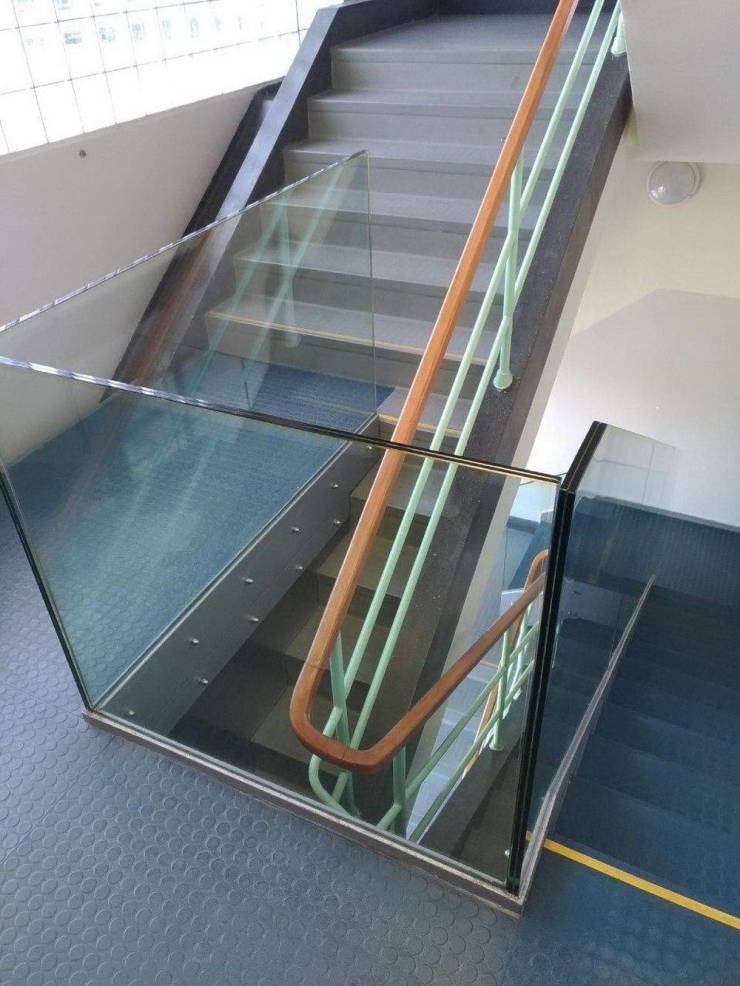 funny pics - crappy design stairs