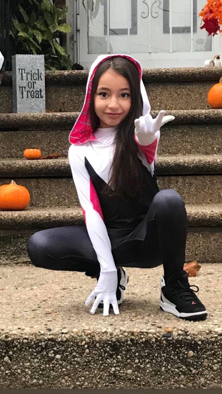 girl - Trick Or Treat