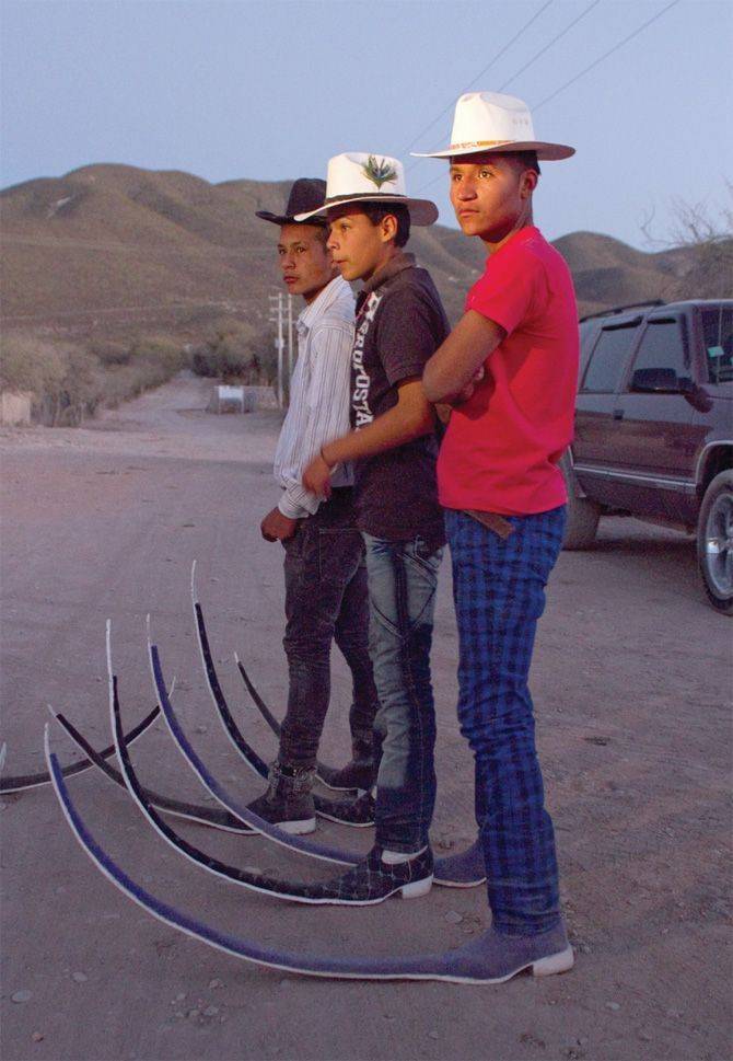 mexican pointy boots