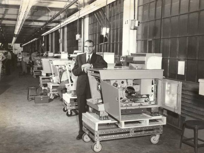Xerox, 1906 When Xerox got off the ground in 1906, it was as a maker of photographic paper and photography equipment called the Haloid Company. The company didn't introduce what we would think of as a copier until the Xerox 914 made its debut in 1959.