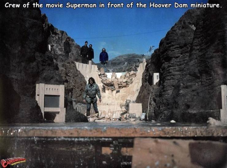 hoover dam - Crew of the movie Superman in front of the Hoover Dam miniature. Pedwar