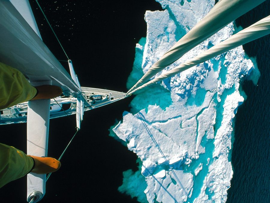 random pics and cool photos - sailing iceberg