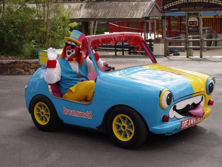 funny random pics - clown car - Tis. Murrisse Entrance Bude Dreamworld Dreamwunde