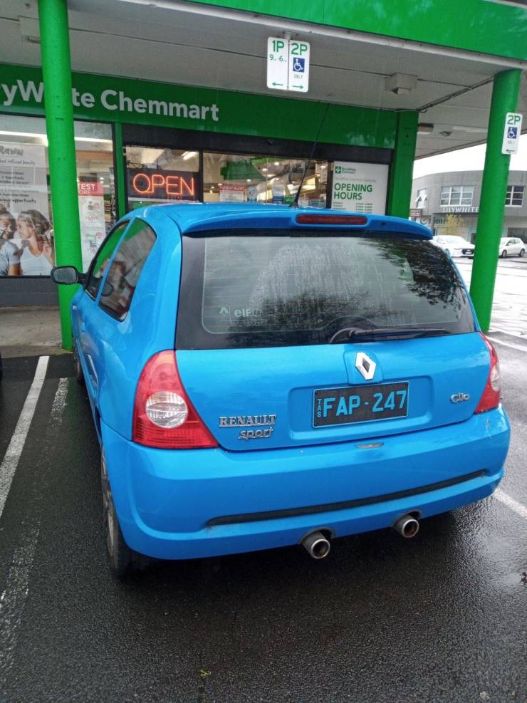funny random pics - vehicle registration plate - 1P 2P 9.6 yw te Chemmart 2P 8 Open Test Opening Hours Llywhit A elf clic Fap247 Renault Sport