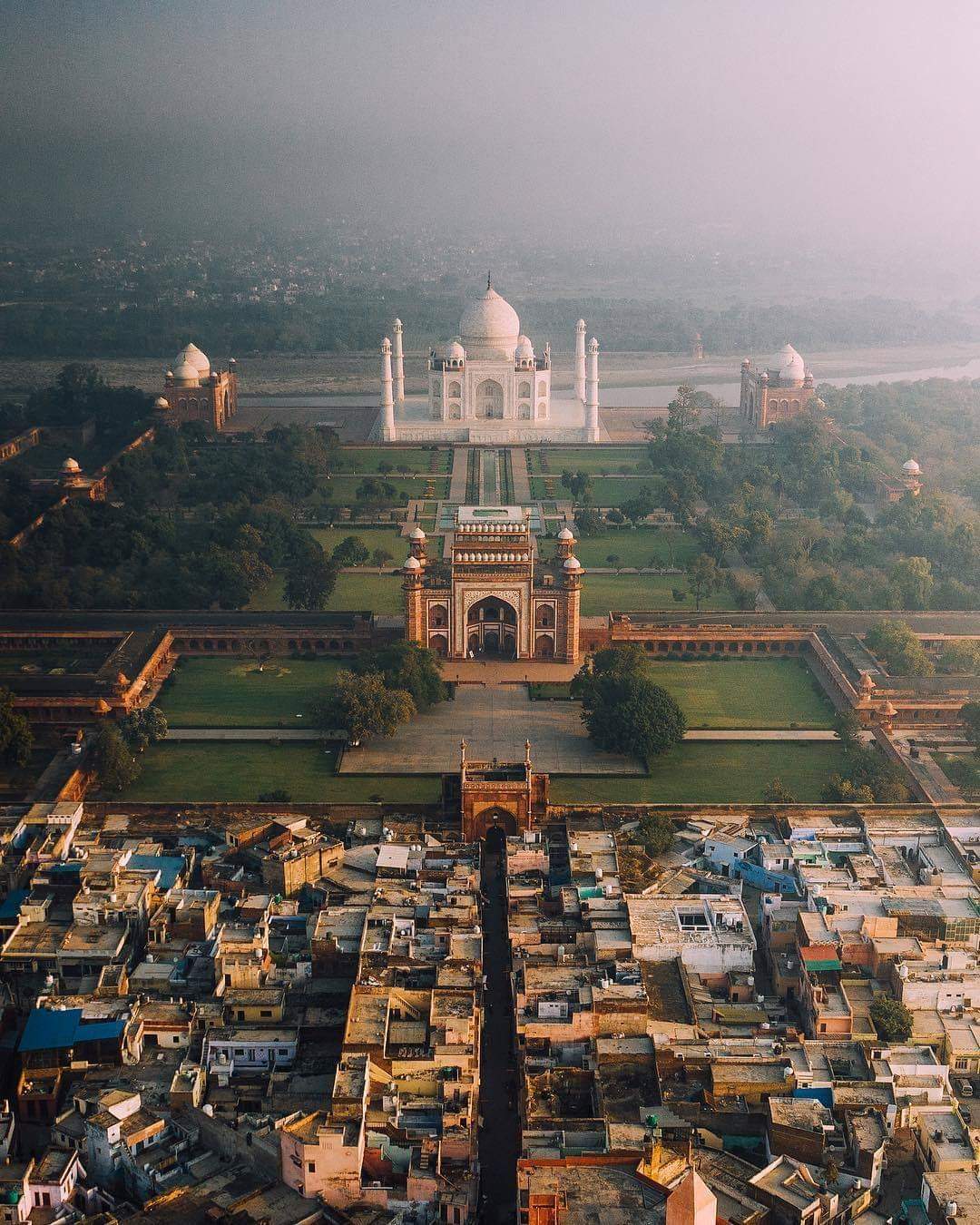 taj mahal aerial view