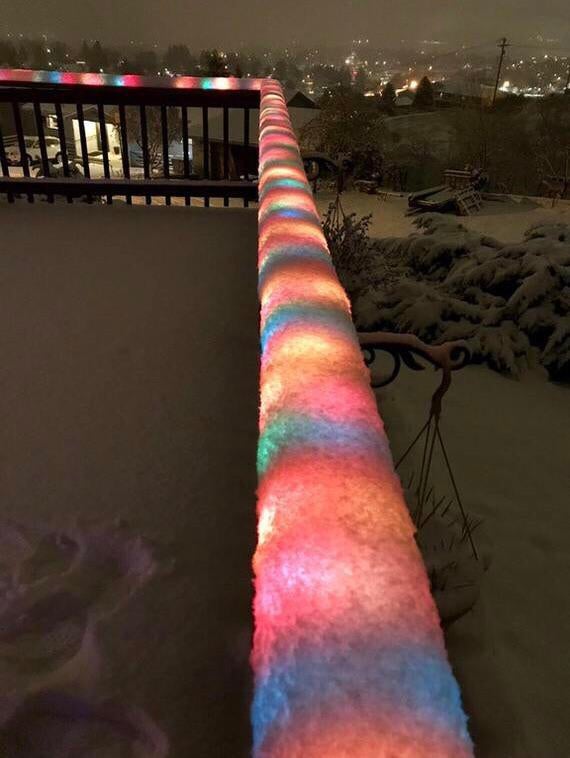 funny photos - christmas lights under snow