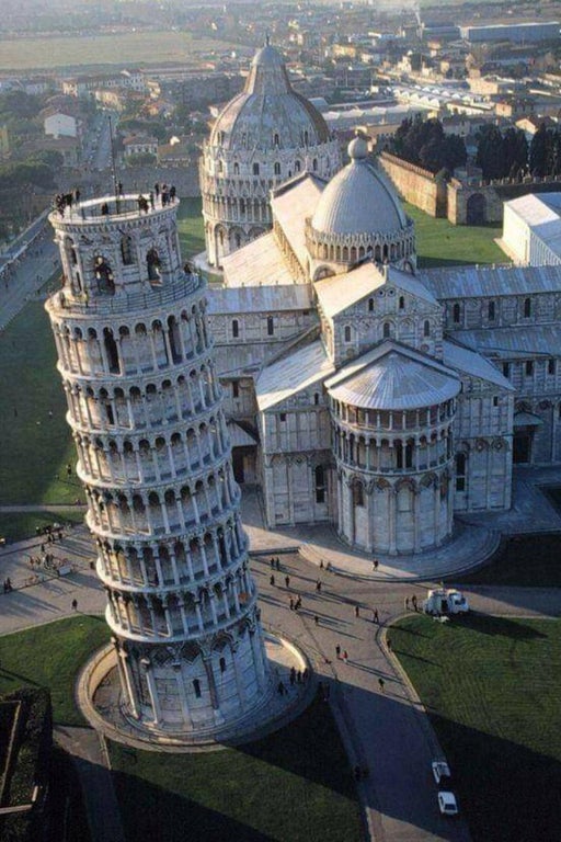 funny photos - view from the leaning tower of pisa