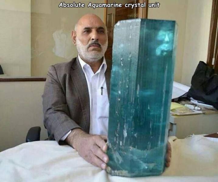 funny random pics - huge aquamarine crystal - Absolute Aquamarine crystal unit