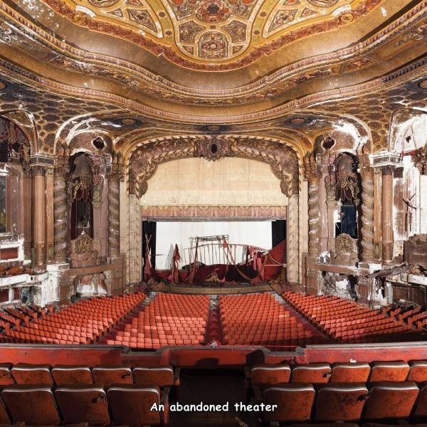 kings theatre new york - An abandoned theater