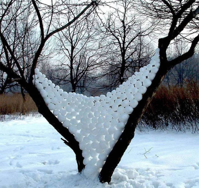 andy goldsworthy art snow