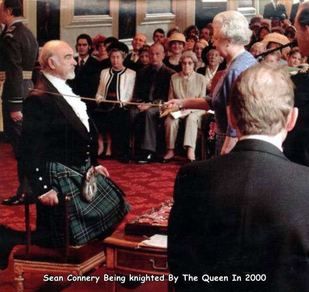 sir sean connery queen - Sean Connery Being knighted By The Queen In 2000