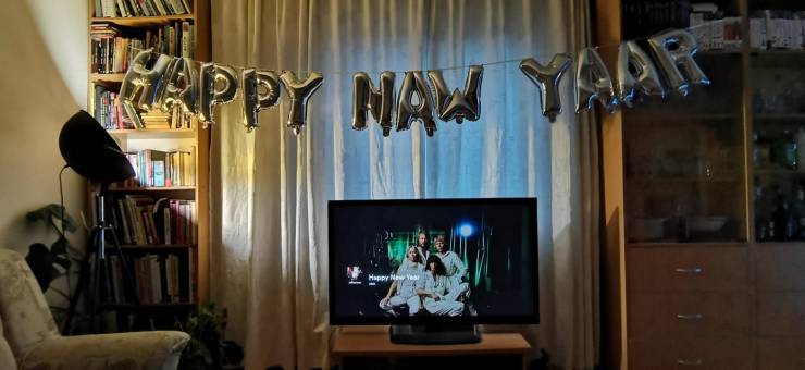 room - Ppy Naw Yaar Happy New Year